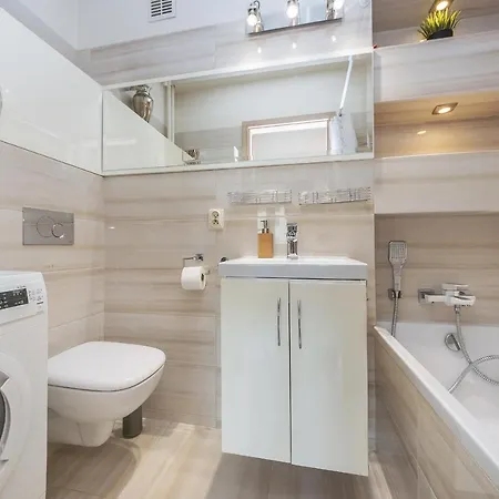 Apartamento Comfort Niepodleglosci 710 *